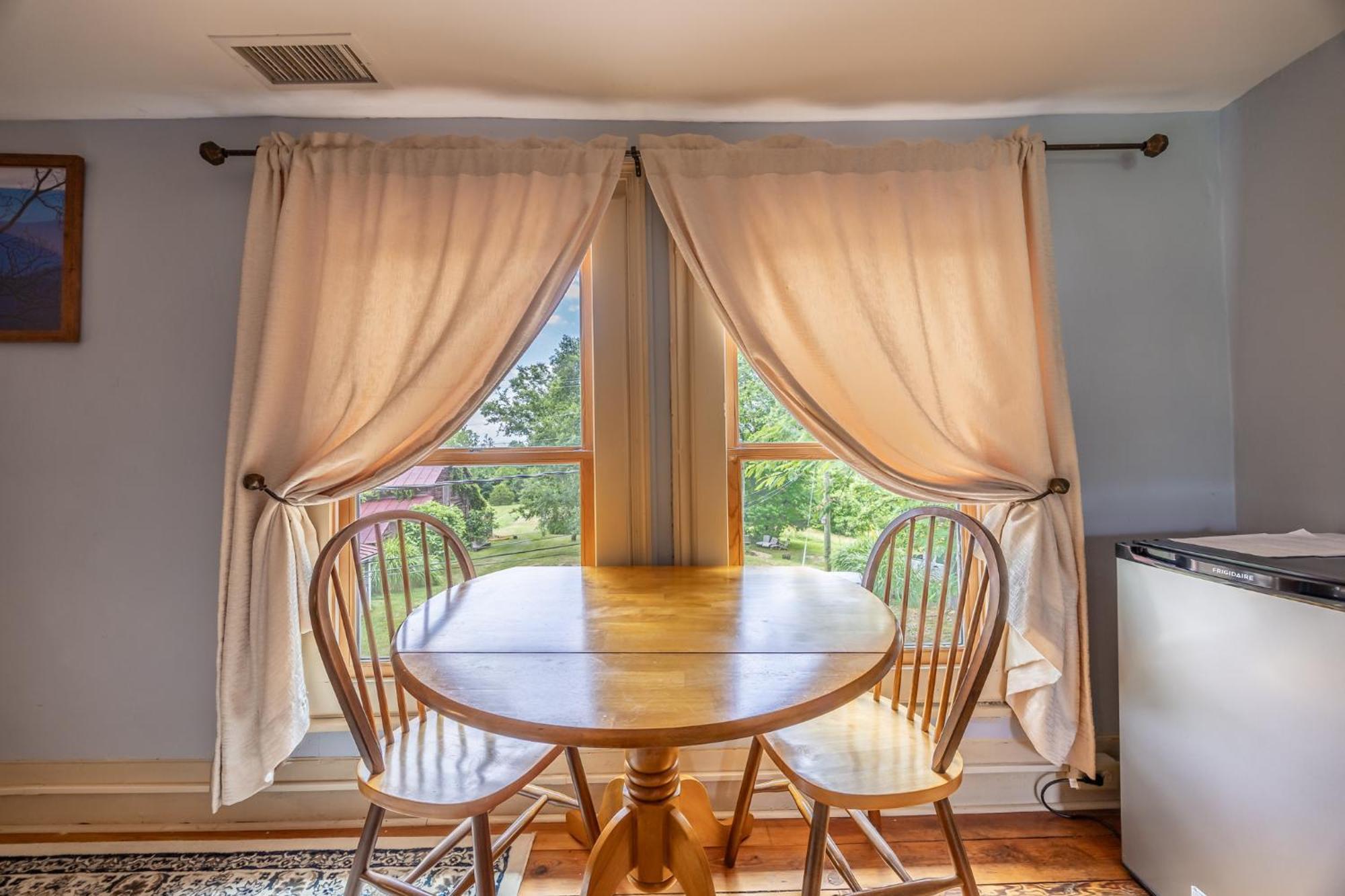 Bliss Point Farm And B&B, Llc Earlysville Экстерьер фото