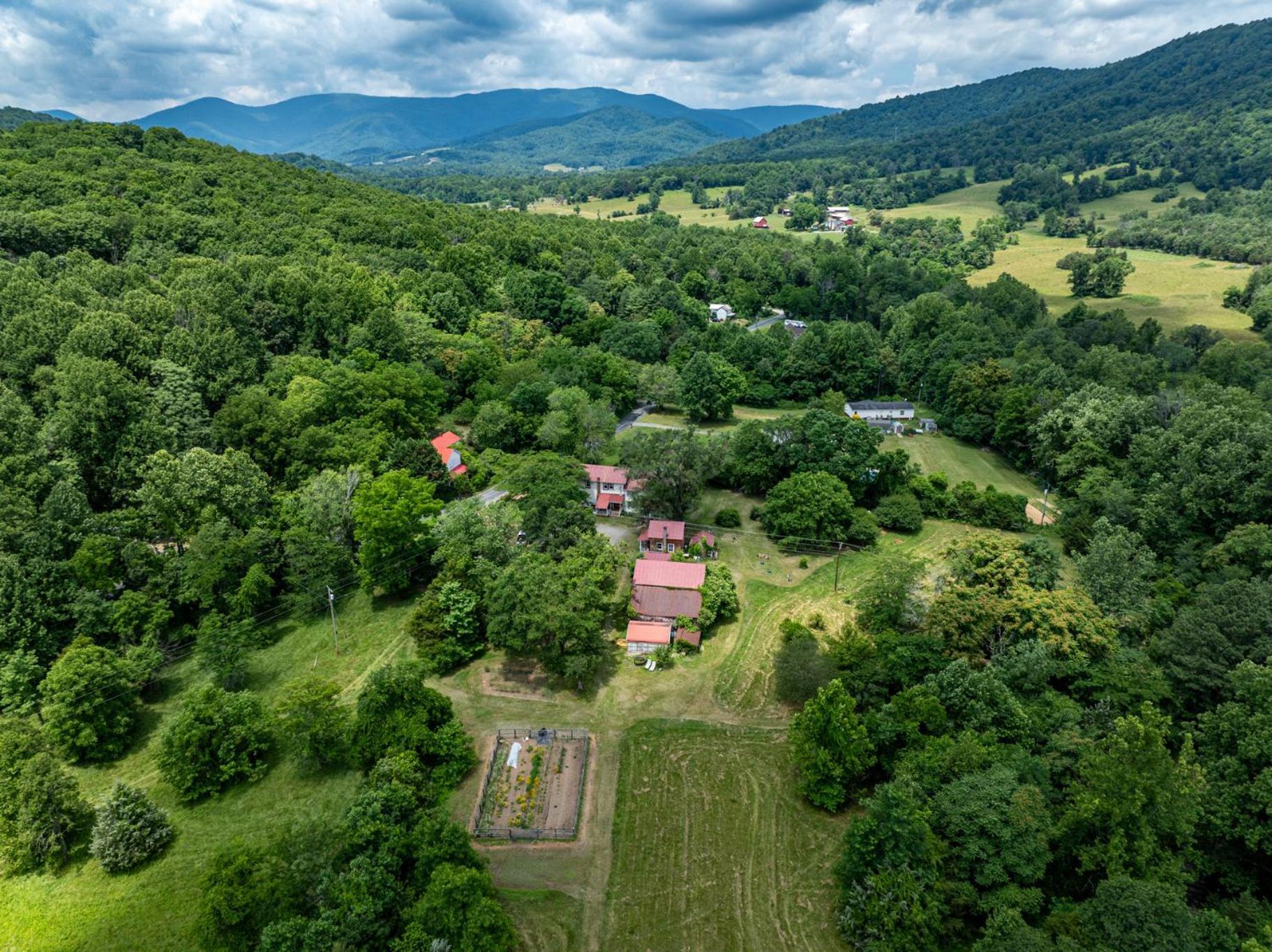 Bliss Point Farm And B&B, Llc Earlysville Экстерьер фото